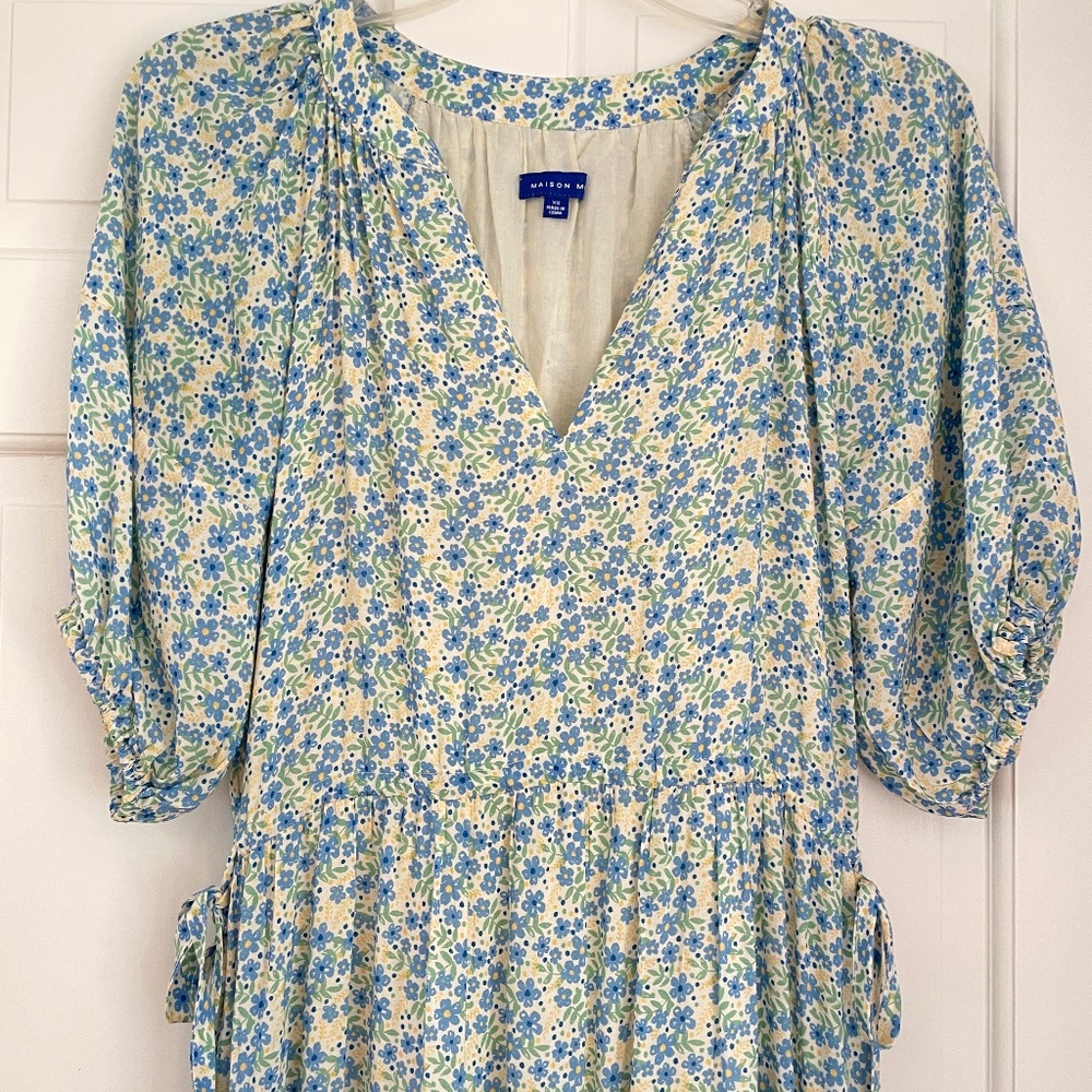 Beautiful flowery maxi dress